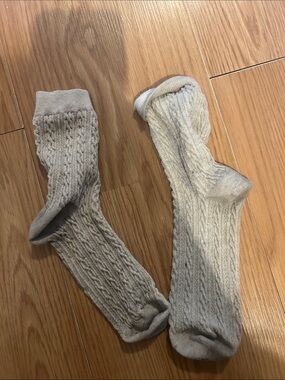 Women’s Cable Knit Crew Socks - Beige